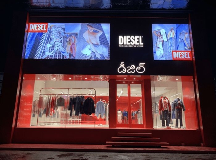 Hyderabad gets Diesel Red & White